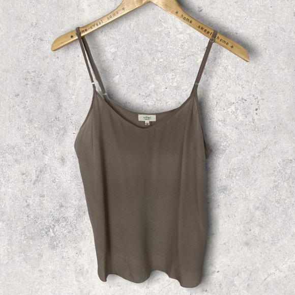 Aritzia Wilfred 100% Silk Camisole Tank Top Minou Tan Beige Size Large Basic - Picture 2 of 11